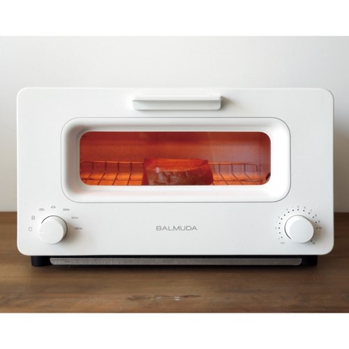 巷では、BALMUDAの電化製品がかなり人気らしいですね。